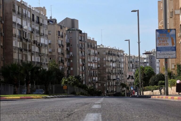איום מעקול ודרישה מופרזת: עיריית בת ים דורשת 46 אלף שקל על חוב ישן שכלל אינו שייך לתושבים